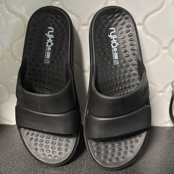 Ladies black ryka slides - Picture 2 of 5